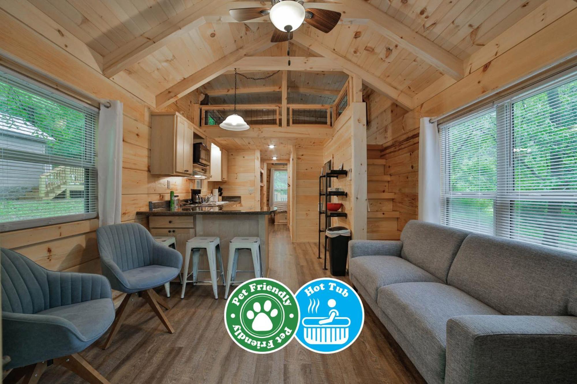 Lena Wooded Tiny - Hot Tub Chattanooga