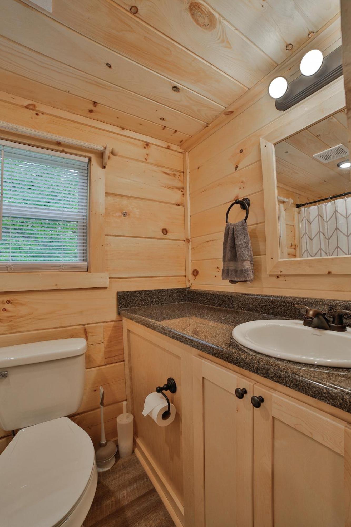 Lena Wooded Tiny - Hot Tub Holiday home *