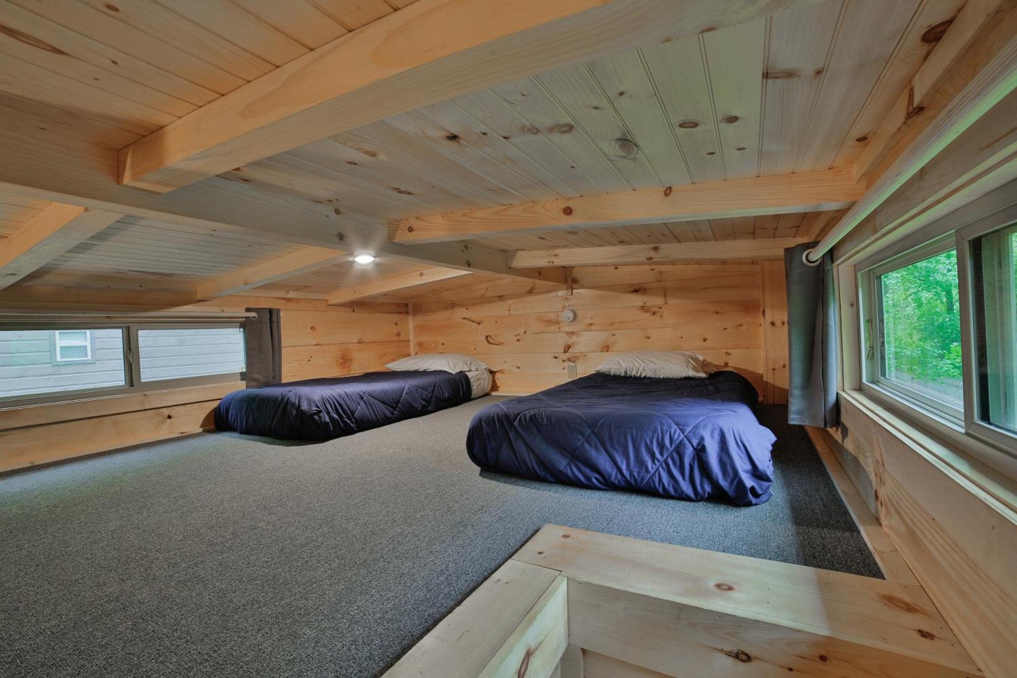Lena Wooded Tiny - Hot Tub Holiday home
