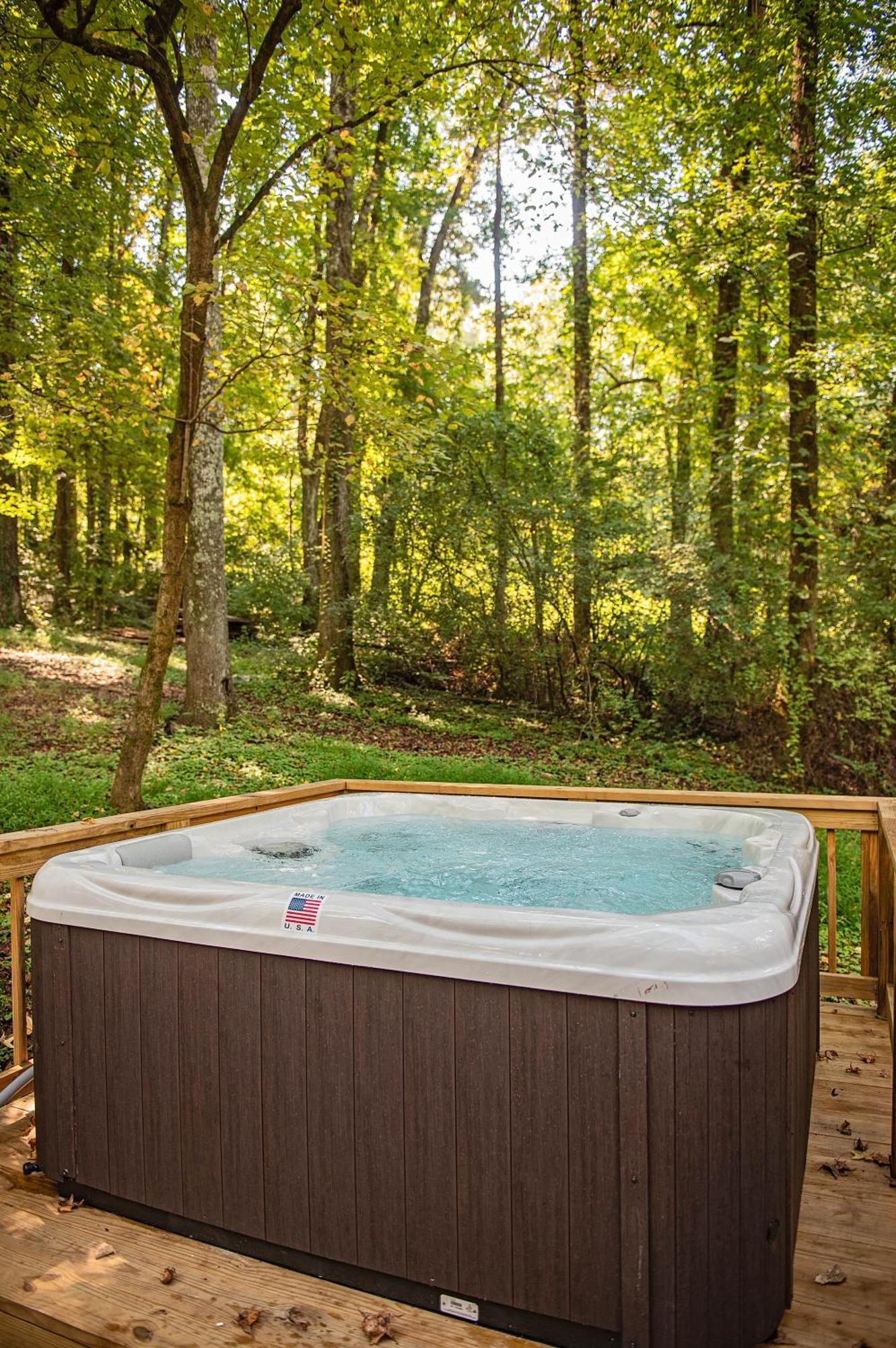 Lena Wooded Tiny - Hot Tub
